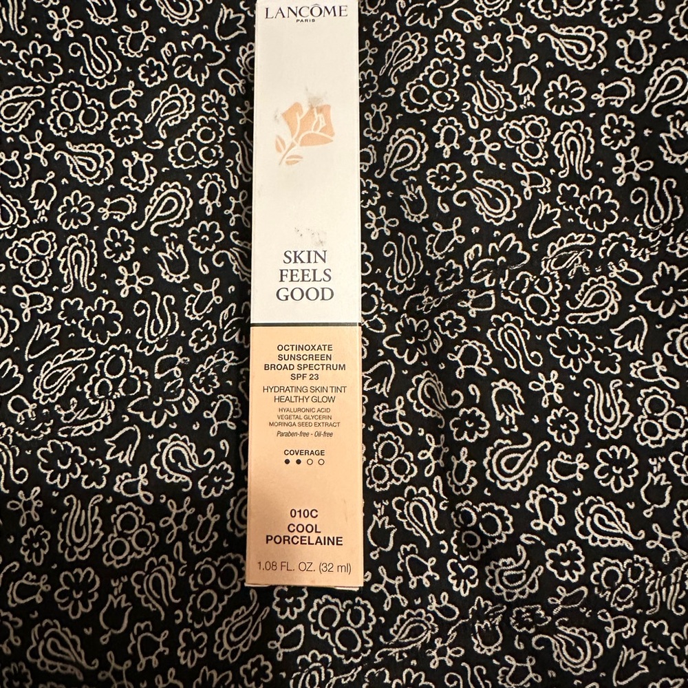 Lancome Skin Feels Good 010C Cool Porcelain NEW